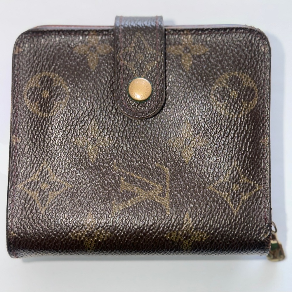 SOLD-Louis Vuitton Compact Zippe Wallet Gently Loved - Picture 4 of 14